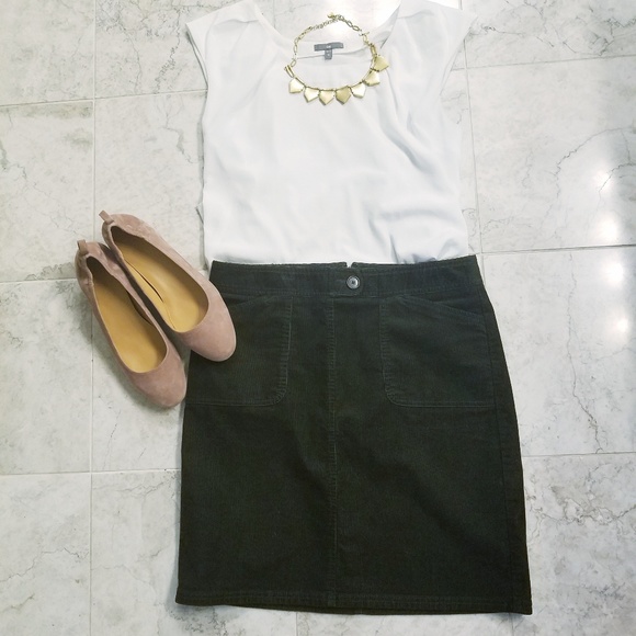 Ann Taylor Dresses & Skirts - 💖 Ann Taylor Cordoroy Skirt!